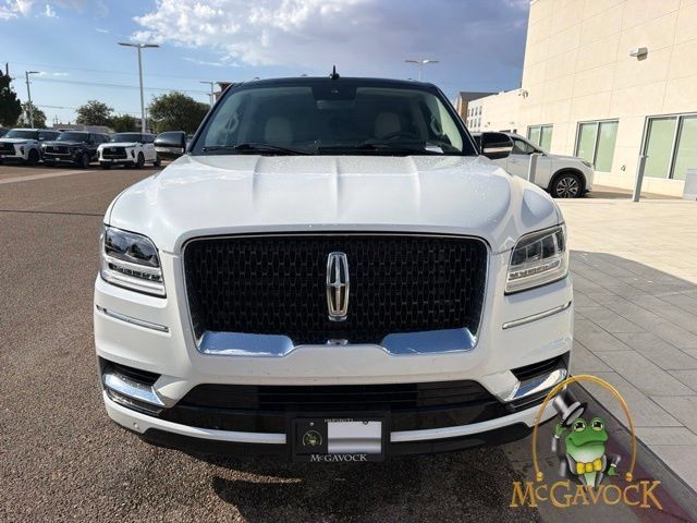 Used 2021 Lincoln Navigator L Black Label w/ Special Edition Package AWD/4WD image 2