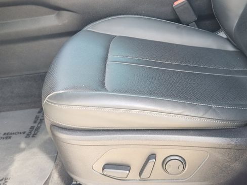 Certified 2023 Kia Sorento SX image 23