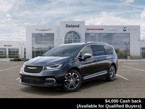 New 2026 Chrysler Pacifica Pinnacle image 1