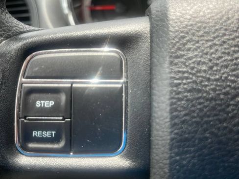 Used 2014 Dodge Grand Caravan American Value Package FWD image 12