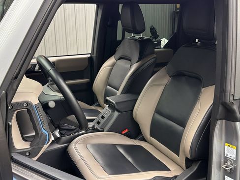 Used 2023 Ford Bronco Wildtrak AWD/4WD image 32