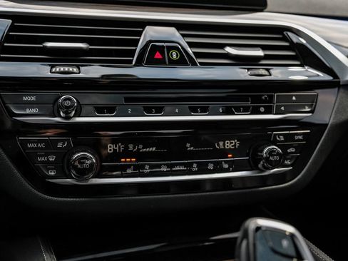 Used 2018 BMW 540i xDrive w/ M Sport Package image 29