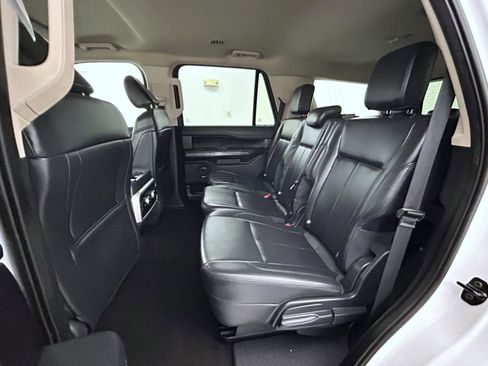 Used 2024 Ford Expedition XLT image 21