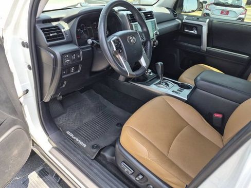 Used 2021 Toyota 4Runner SR5 Premium w/ Moonroof Package AWD/4WD image 11