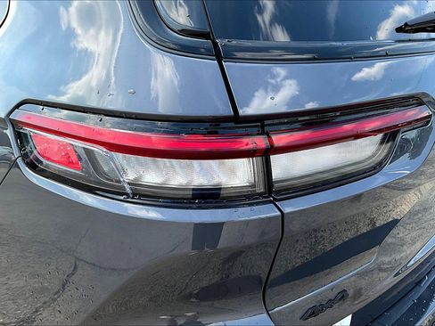 Used 2024 Jeep Grand Cherokee L Laredo image 29