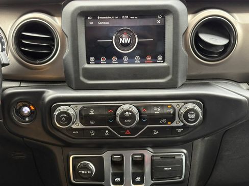 Used 2020 Jeep Wrangler Sport AWD/4WD image 20