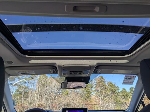 Used 2024 Toyota RAV4 XLE w/ Convenience Package image 24