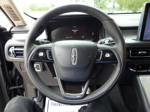 Used 2023 Lincoln Aviator AWD w/ Elements Package image 22
