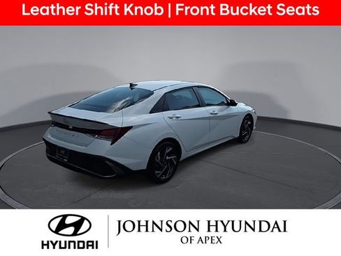 Used 2025 Hyundai Elantra Sport FWD image 8