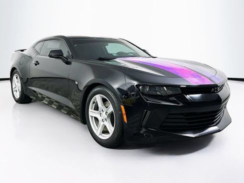 Used 2017 Chevrolet Camaro LT RWD image 2