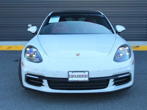 Used 2018 Porsche Panamera 4 image 11