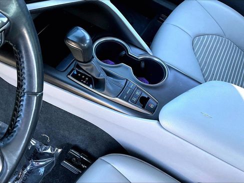 Used 2022 Toyota Camry SE image 14