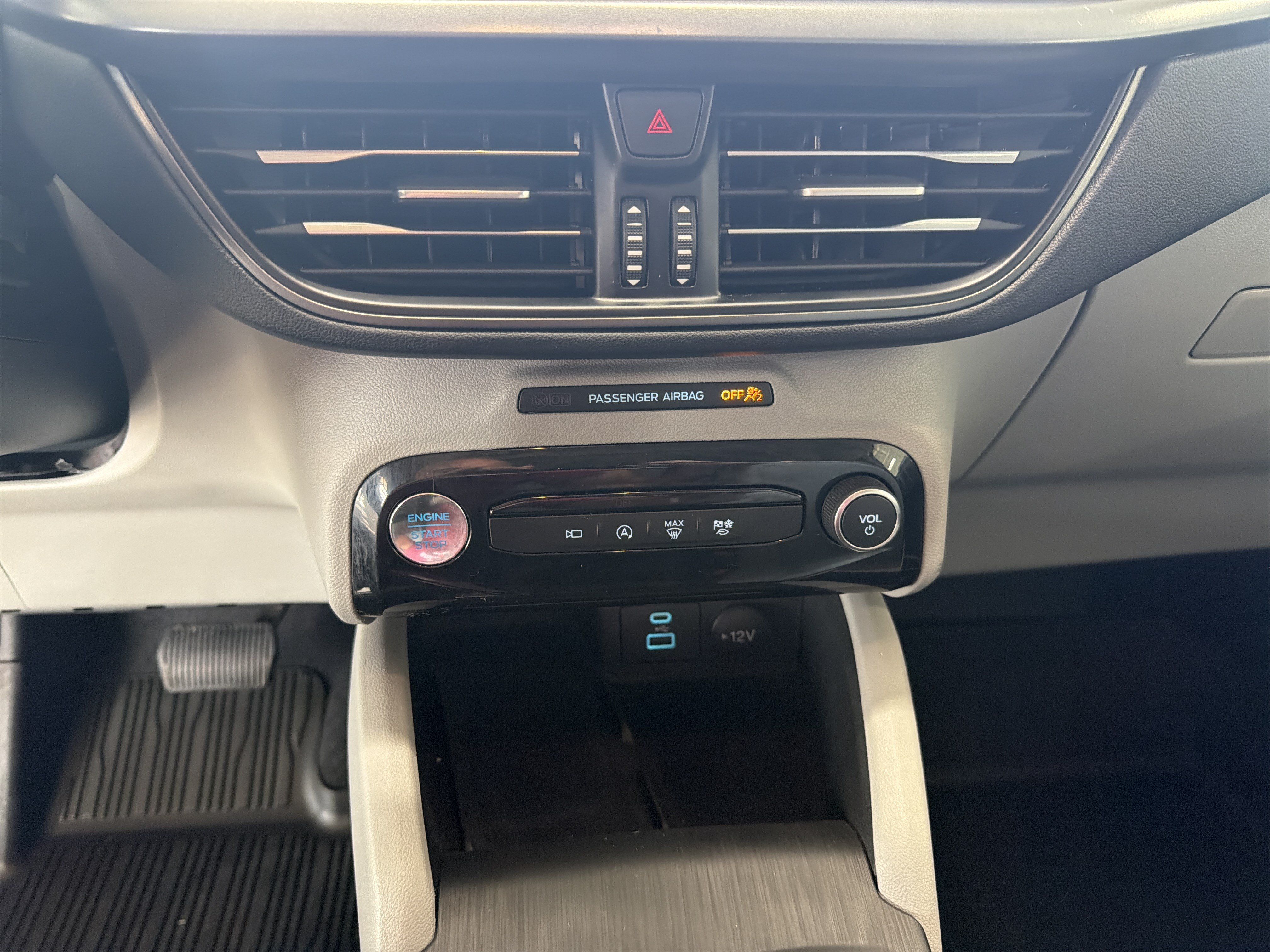 Used 2023 Ford Escape Active w/ Tech Pack #2 AWD/4WD image 36