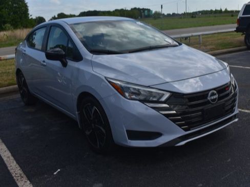 Used 2024 Nissan Versa SR w/ Trunk Package image 3