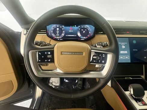 Used 2025 Land Rover Range Rover SE AWD/4WD image 11