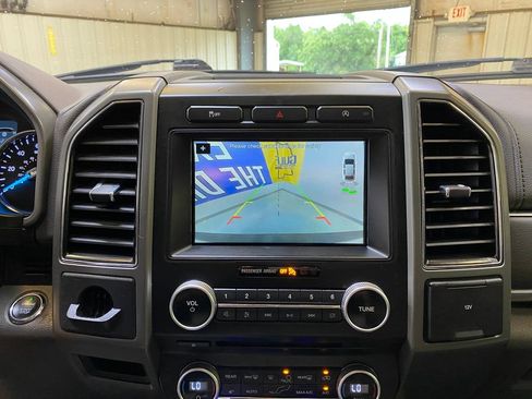 Used 2018 Ford Expedition Max XLT w/ Equipment Group 202A RWD image 45