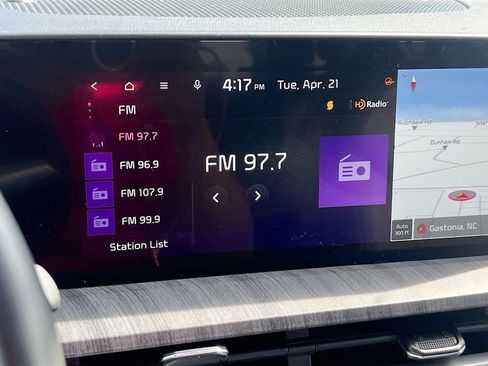 Used 2023 Kia Telluride EX w/ EX Captain's Chair Package FWD image 15