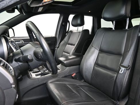 Used 2018 Jeep Grand Cherokee Limited image 10