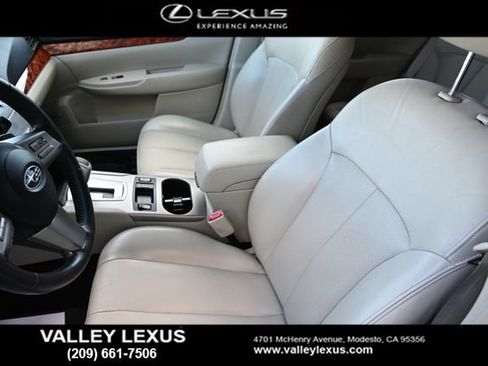 Used 2011 Subaru Outback 2.5i Limited image 9