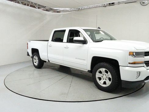 Used 2018 Chevrolet Silverado 1500 LT w/ All Star Edition AWD/4WD image 7