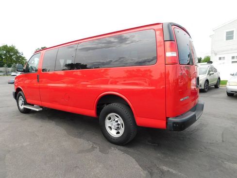 Used 2017 Chevrolet Express 3500 LS RWD image 9