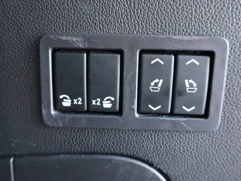 Used 2019 Cadillac Escalade Premium Luxury image 30