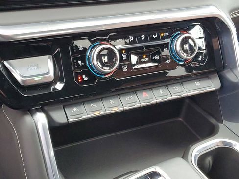 Used 2023 GMC Sierra 1500 Denali Ultimate image 19