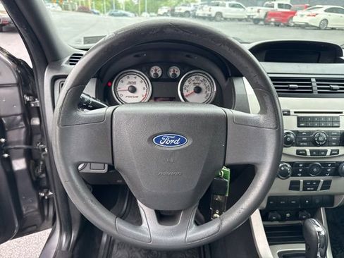 Used 2011 Ford Focus SE FWD image 15