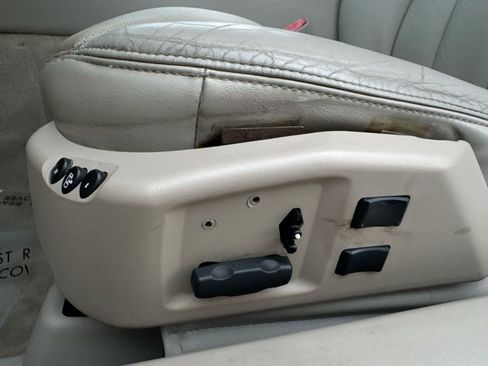 Used 2004 Cadillac XLR RWD image 14