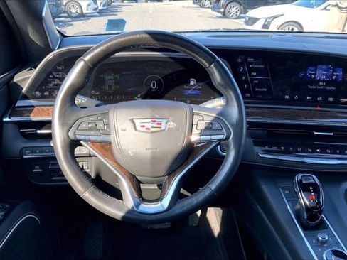 Used 2022 Cadillac Escalade ESV Sport Platinum w/ LPO, ONYX Package image 4