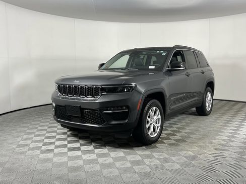 Used 2022 Jeep Grand Cherokee Limited image 10
