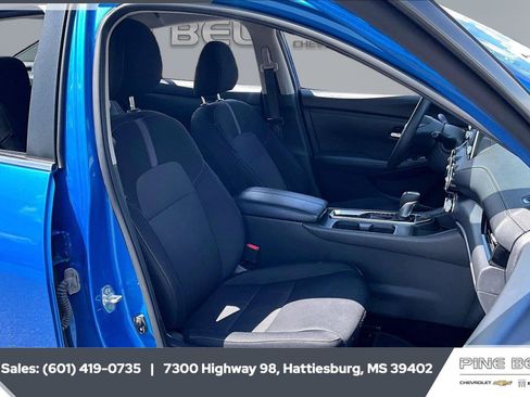 Used 2024 Nissan Sentra SV FWD image 6