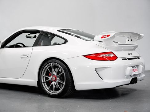 Used 2010 Porsche 911 GT3 RWD image 33