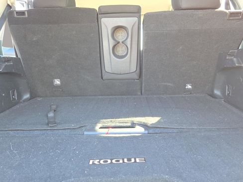 Used 2019 Nissan Rogue SV image 14