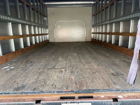 Used 2022 Ford E-350 and Econoline 350 Super Duty w/ Power Windows & Locks Group image 12