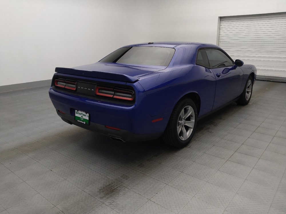 Used 2018 Dodge Challenger SXT RWD image 9