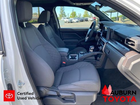 Certified 2025 Toyota Tacoma SR5 AWD/4WD image 15