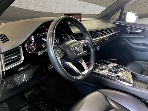 Used 2018 Audi Q7 3.0T Premium Plus w/ Premium Plus Package AWD/4WD image 11
