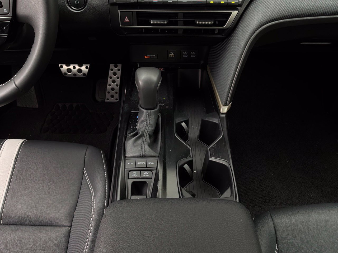 Used 2026 Toyota Camry SE FWD image 15