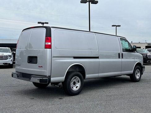New 2026 GMC Savana 2500 Extended w/ Driver Convenience Package RWD image 9