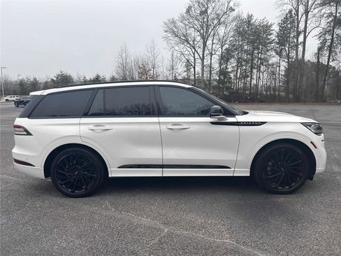 Used 2022 Lincoln Aviator Reserve w/ Equipment Group 201A image 4