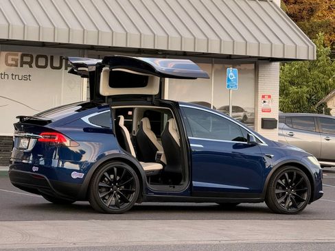 Used 2018 Tesla Model X 100D AWD/4WD image 8