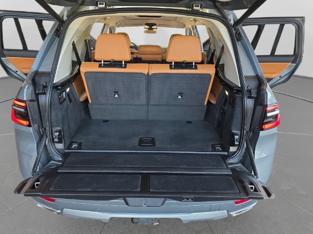 Used 2023 BMW X7 xDrive40i w/ Premium Package AWD/4WD image 30