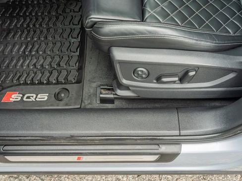 Used 2018 Audi SQ5 Prestige w/ Prestige Package image 18