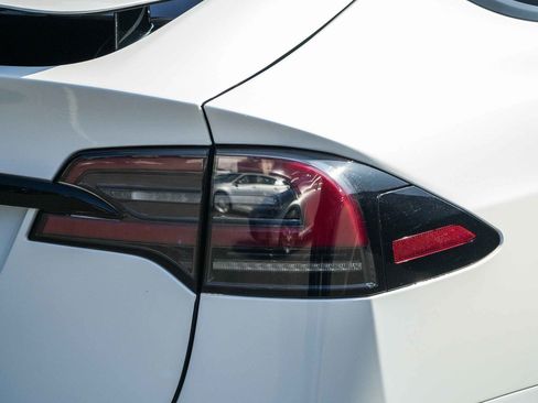 Used 2023 Tesla Model X AWD/4WD image 7