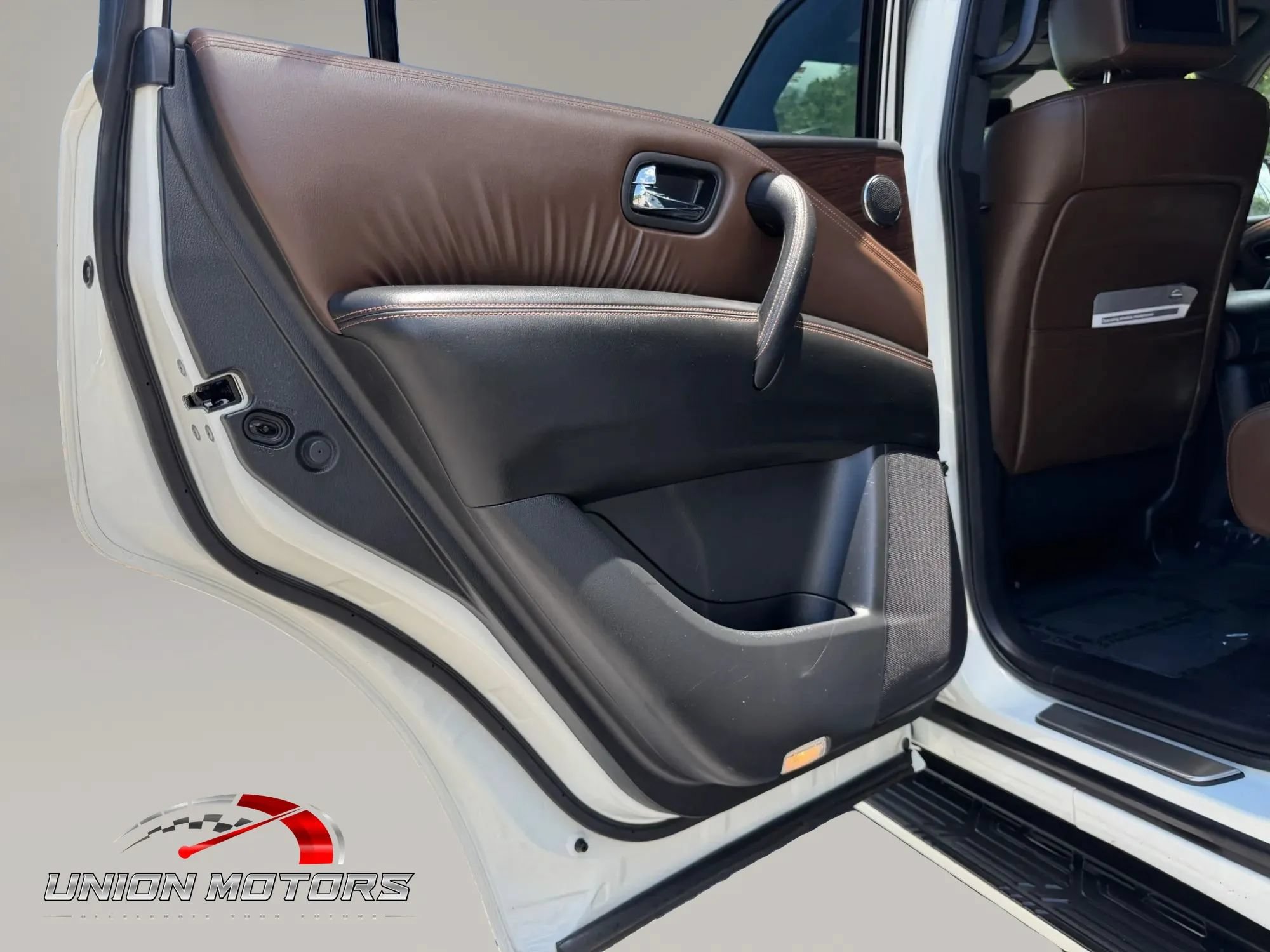Used 2020 Nissan Armada Platinum w/ Platinum Reserve Package RWD image 31