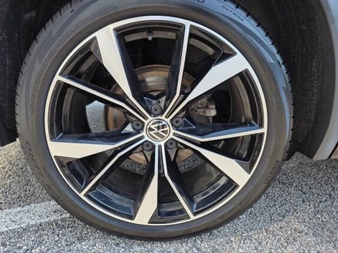 Certified 2023 Volkswagen Tiguan SEL R-Line AWD/4WD image 10