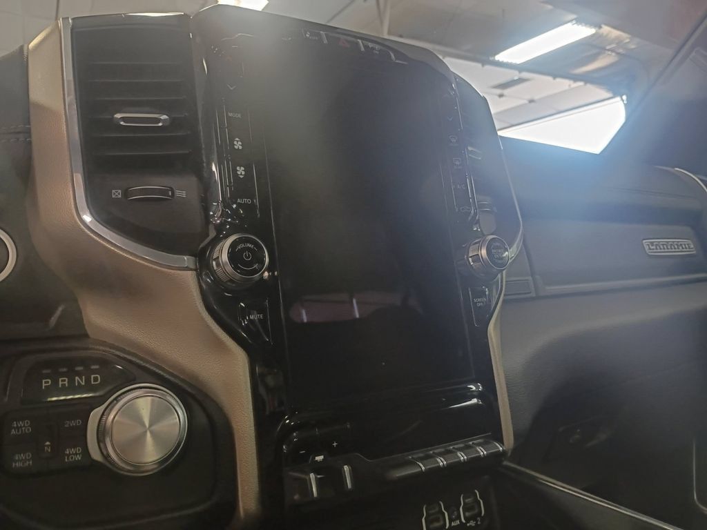 Used 2019 RAM 1500 Laramie AWD/4WD image 15
