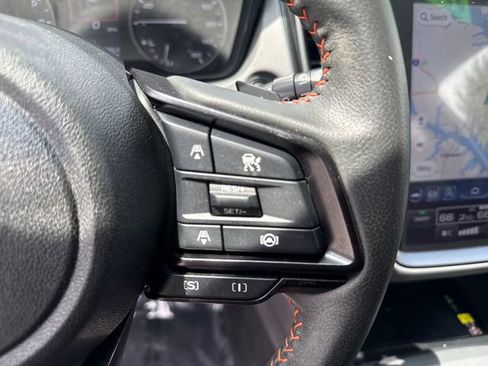 Used 2024 Subaru Crosstrek 2.5i Limited AWD/4WD image 17