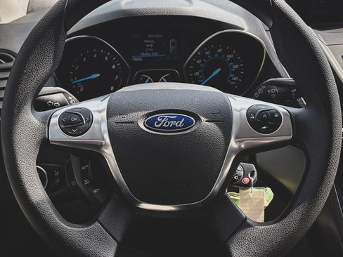 Used 2016 Ford Escape SE FWD image 9